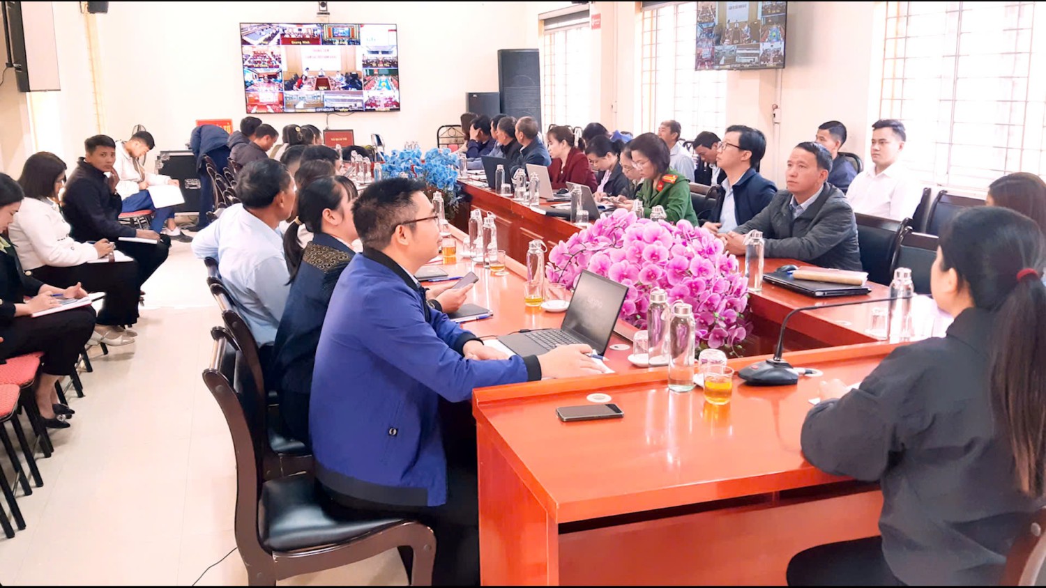 XÃ QUÀI TỞ: TẬP HUẤN SỬ DỤNG ỨNG DỤNG SỔ TAY ĐẢNG VIÊN ĐIỆN TỬ